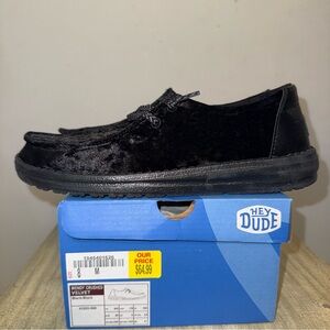 Hey Dude Black Wendy Crushed Velvet Loafers Women’s Size 8